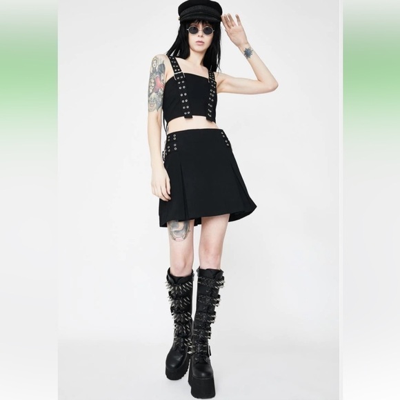 The RAGGED PRIEST Restrain Buckle Mini Skirt Double Grommet - Picture 3 of 9